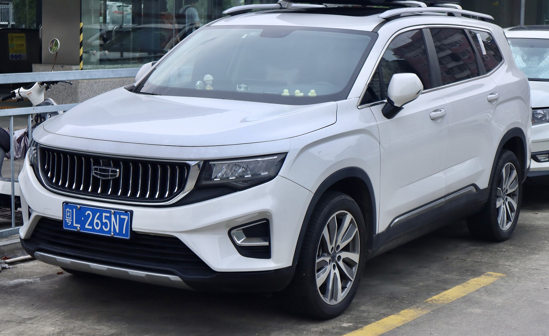 Geely Okavango